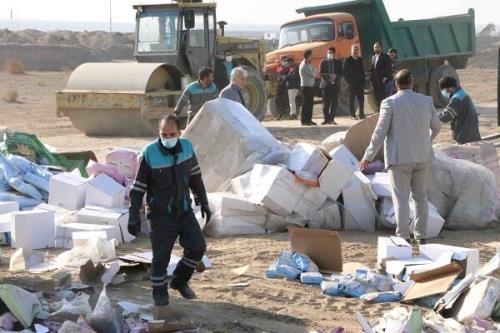 امحای ۵۰ تن مواد غذایی فاسد در گمرک فرودگاه امام خمینی(ره)