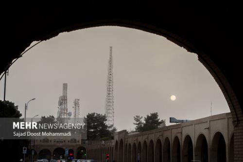 تصمیم گیری در مورد مشکلات آلودگی فعالیت معادن شن و ماسه