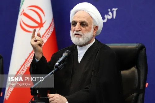 دشمن بدنبال ایجاد چندصدایی و چنددستگی در کشور است